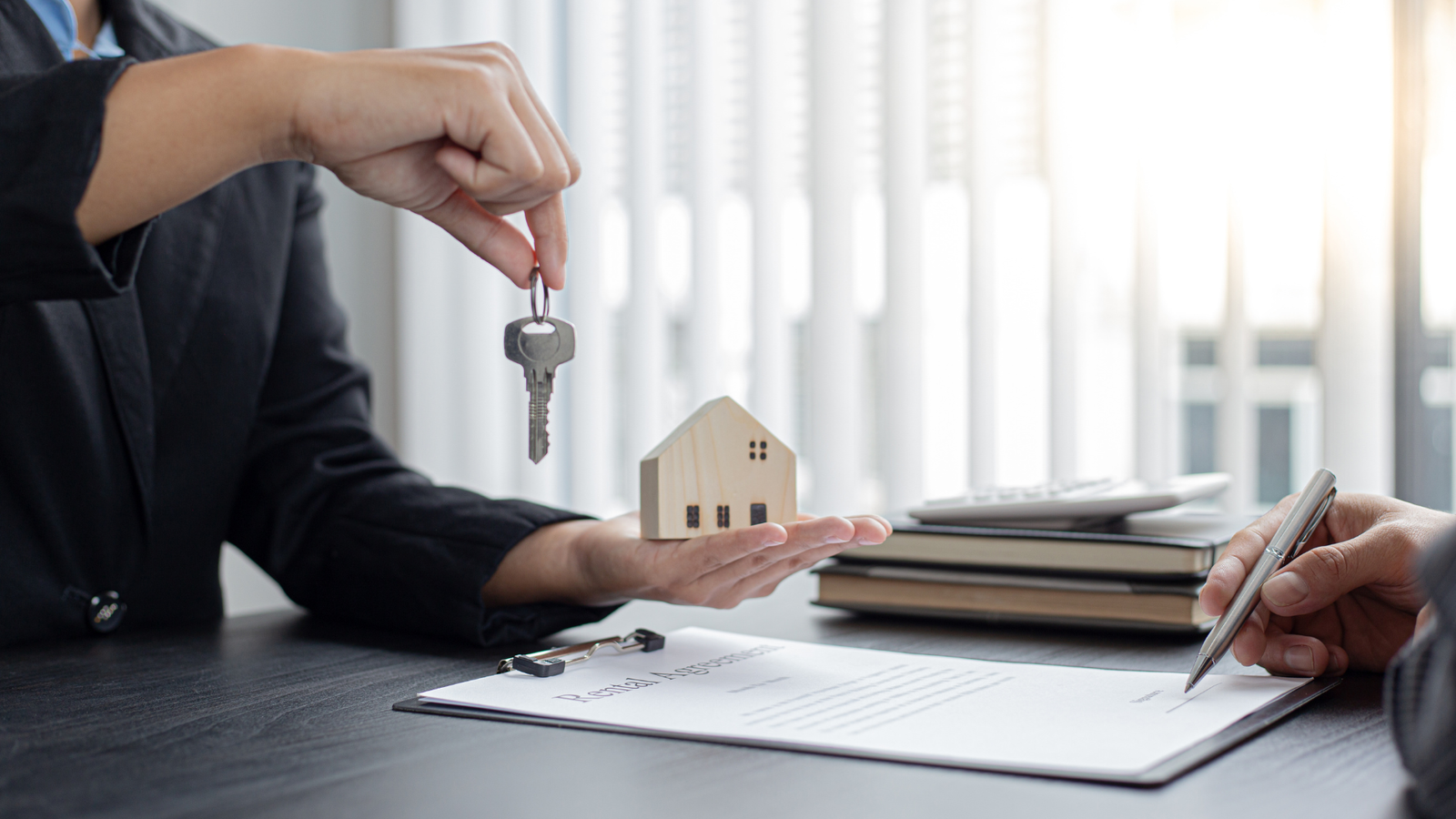 You are currently viewing Is It a Buyer’s Market or a Seller’s Market? How to Tell and What to Do